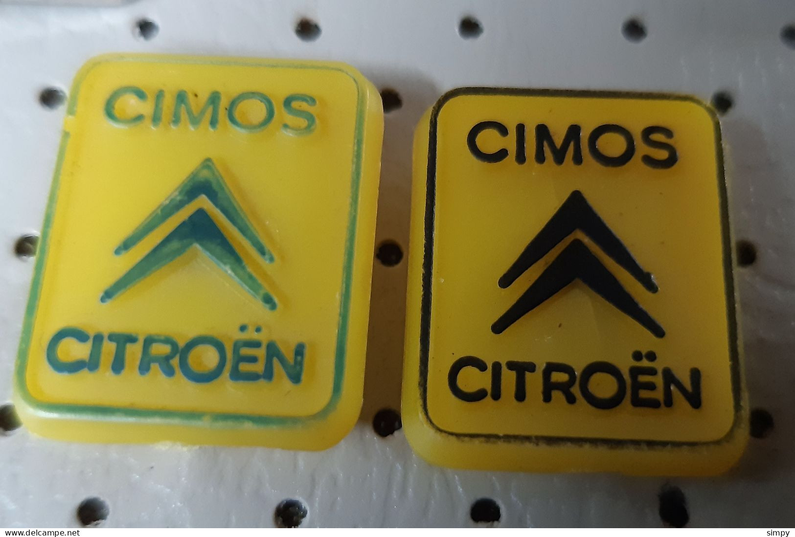 CIMOS Citroen Car Logo Slovenia Ex Yugoslavia Plastic Pins - Citroën