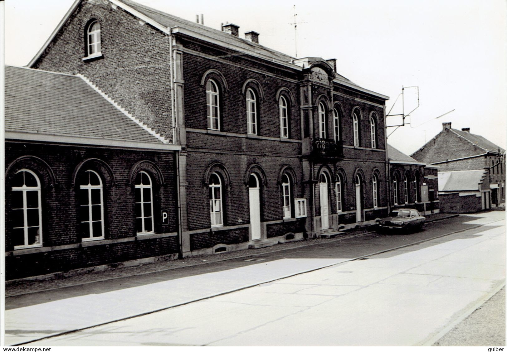 Buvrinnes La Maison Communale Et Les Ecoles 10X15 - Binche