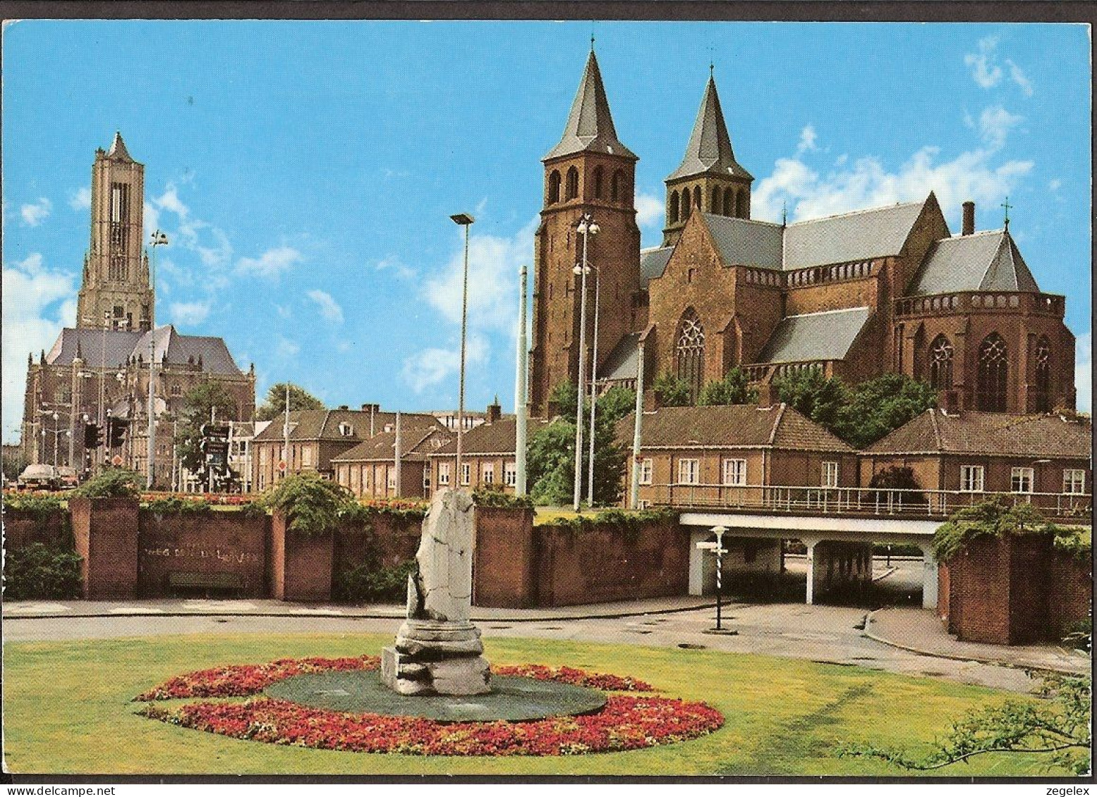 Arnhem - Berenkuil En St. Walburgskerk - Arnhem