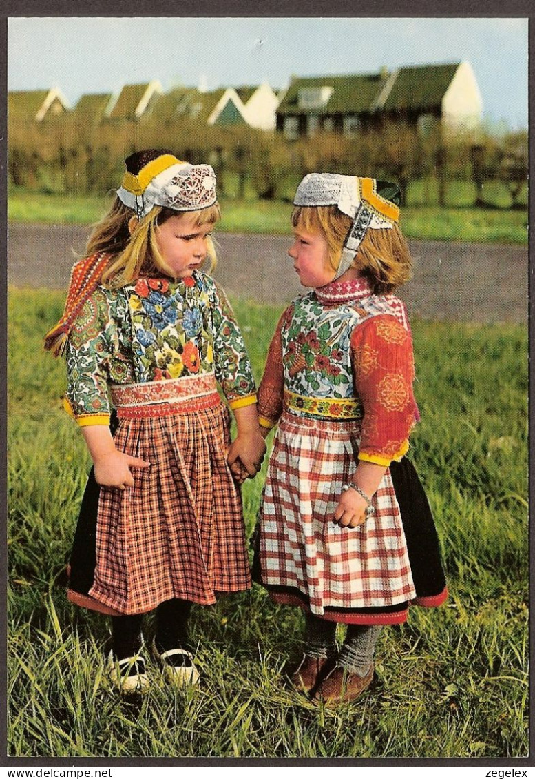 Marken - Twee Kleine Meisjes - Deux Petites Filles - Klederdracht (NL) , Costumes Typiques - Marken