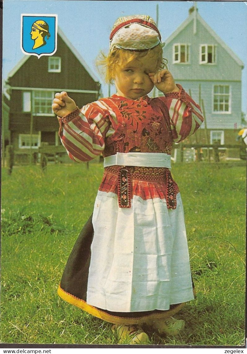 Marken - Klein Meisje, Moe Van Het Poseren - Klederdracht (NL) , Costumes Typiques - Marken