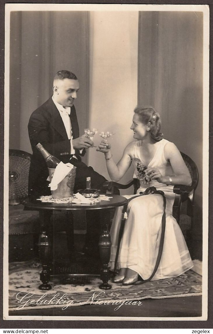 1939 - Un Couple Romantique Vous Souhaite Une Bonne Année. - Paare