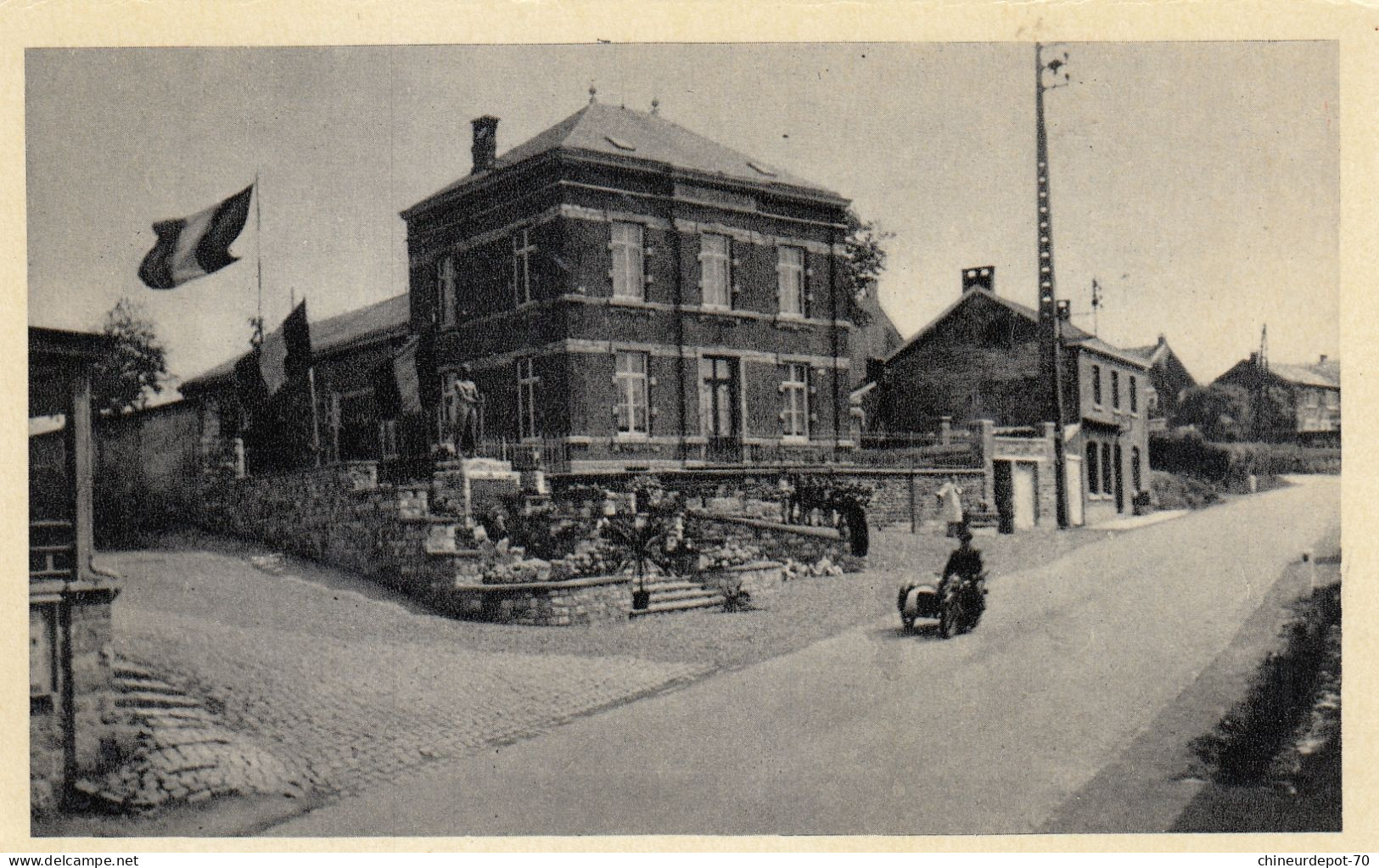 JALHAY   MONUMENT ET RUE DE LA FAGNE - Jalhay