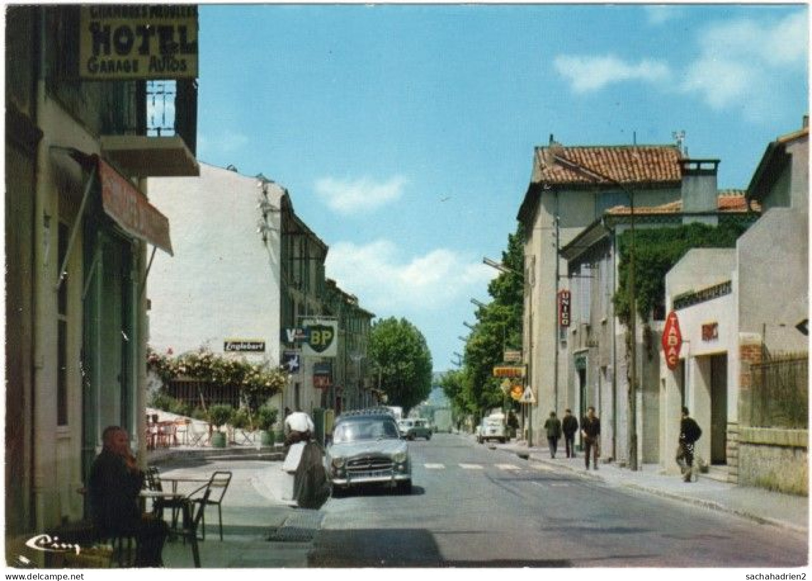 13. Gf. PEYROLLES. Entrée Du Village. 0201 - Peyrolles