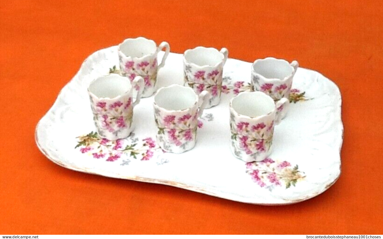 Ancien Cabaret / Service à Liqueur   Plateau / 6 Tasses  Porcelaine Fine Blanche Et Or à Décor Floral - Sonstige & Ohne Zuordnung