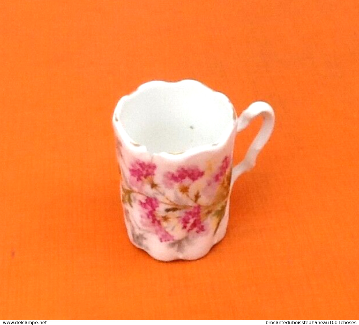 Ancien Cabaret / Service à liqueur   Plateau / 6 tasses  Porcelaine fine blanche et or à décor floral