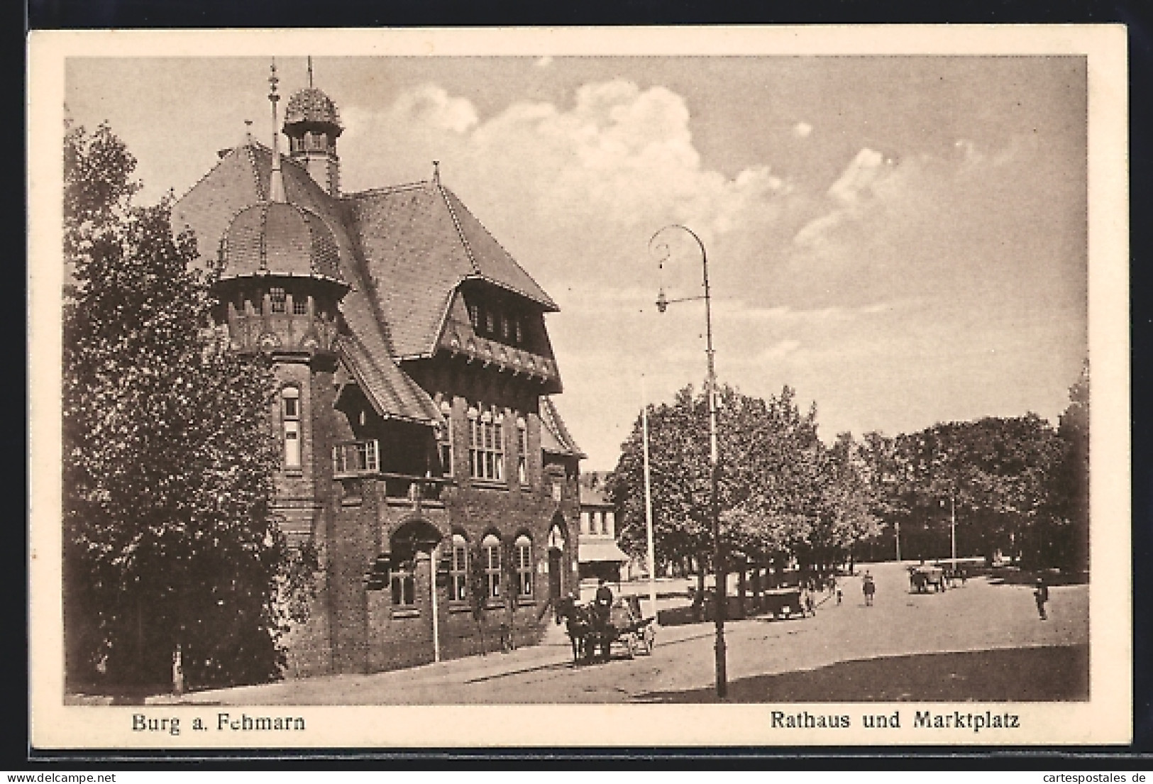 AK Burg A. Fehmarn, Rathaus Und Marktplatz  - Fehmarn