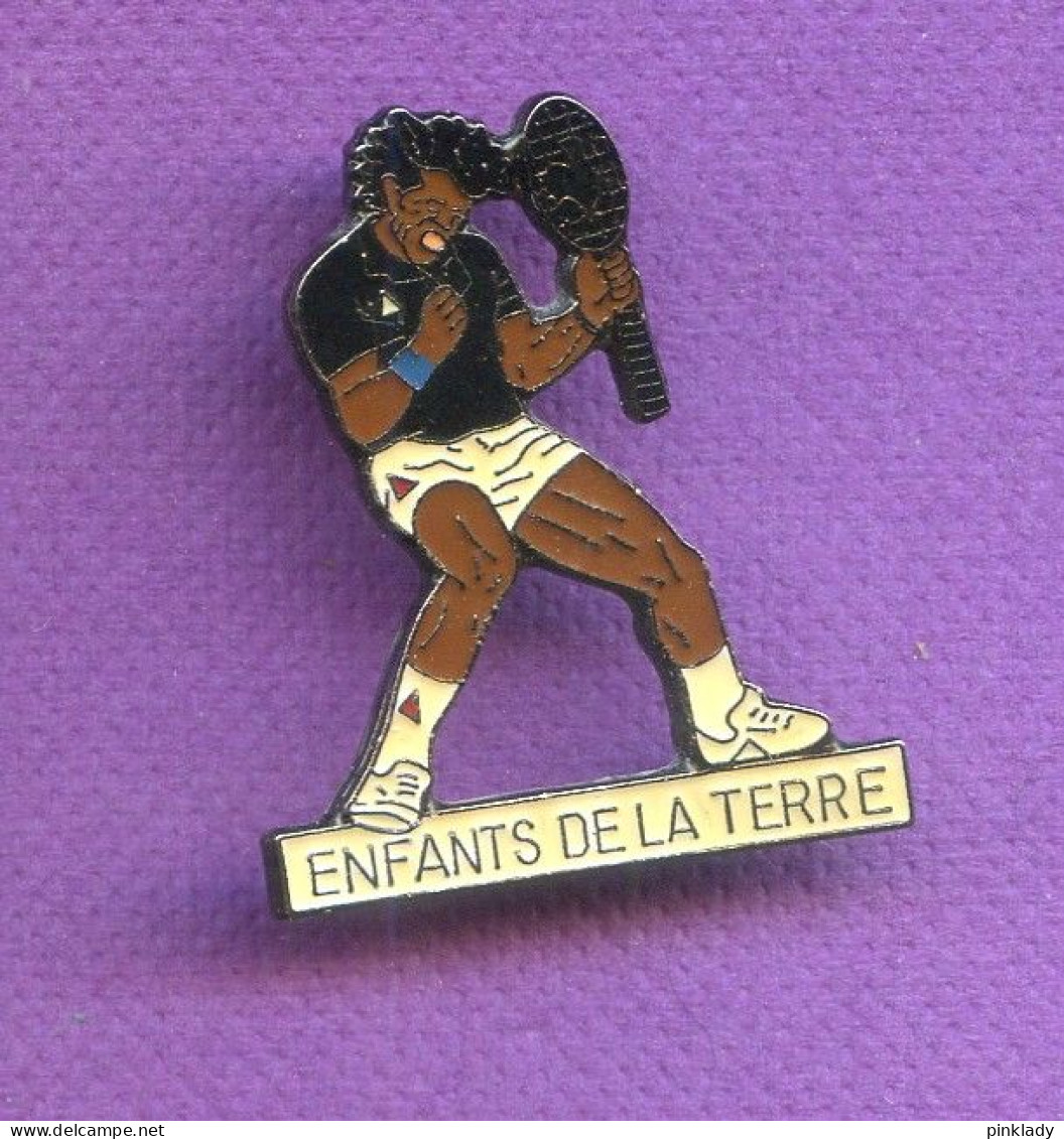 Superbe Pins Tennis Enfants De La Terre Yannick Noah Coinderoux Corner Q240 - Tennis