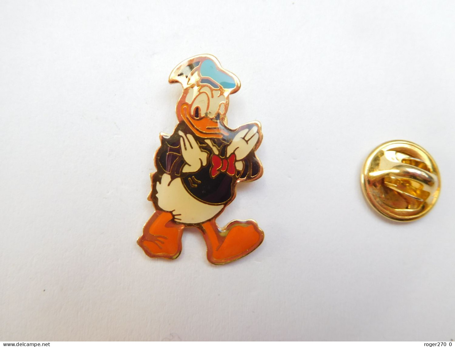 Beau Pin's , Disney , Donald , Signé Arthus Bertrand - Disney