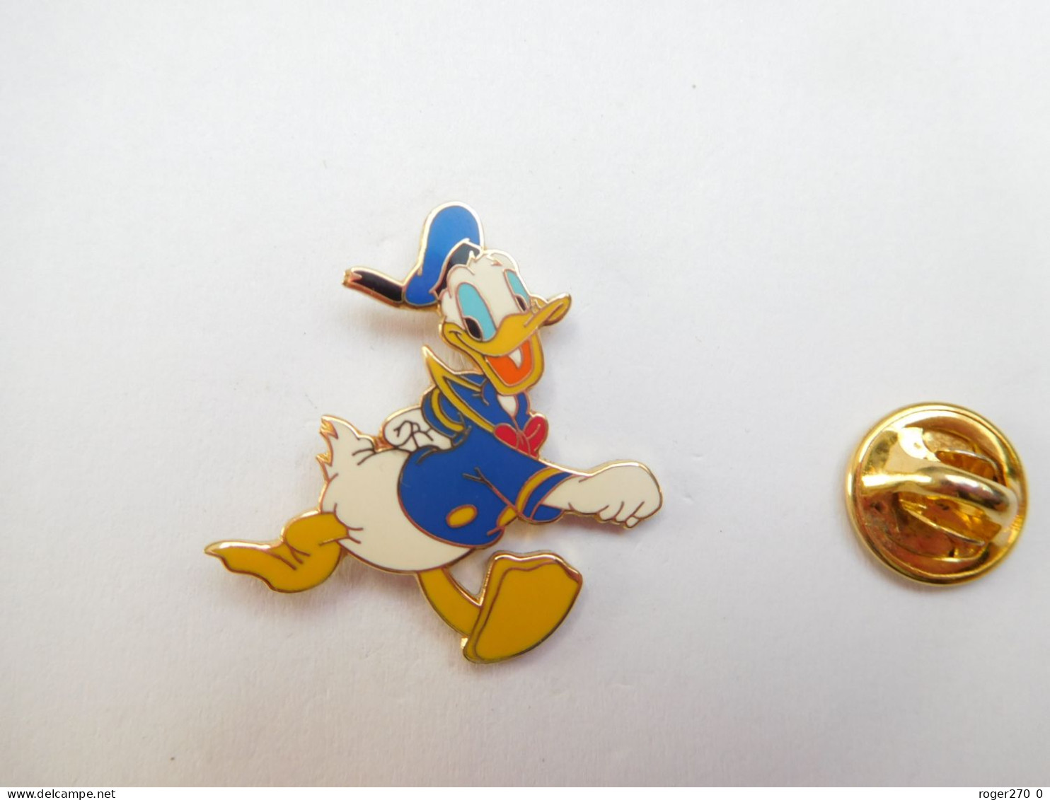 Superbe Pin's En EGF , Disney , Donald , Signé Disney - Disney