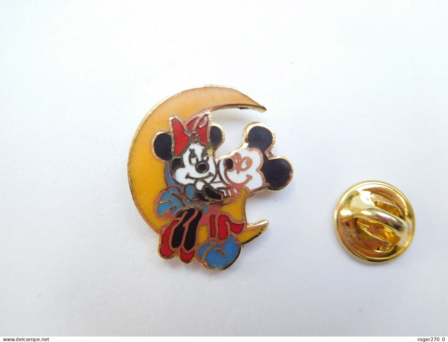 Beau Pin's En EGF , Disney , Minnie Et Mickey  , Croissant De Lune  , Non Signé - Disney