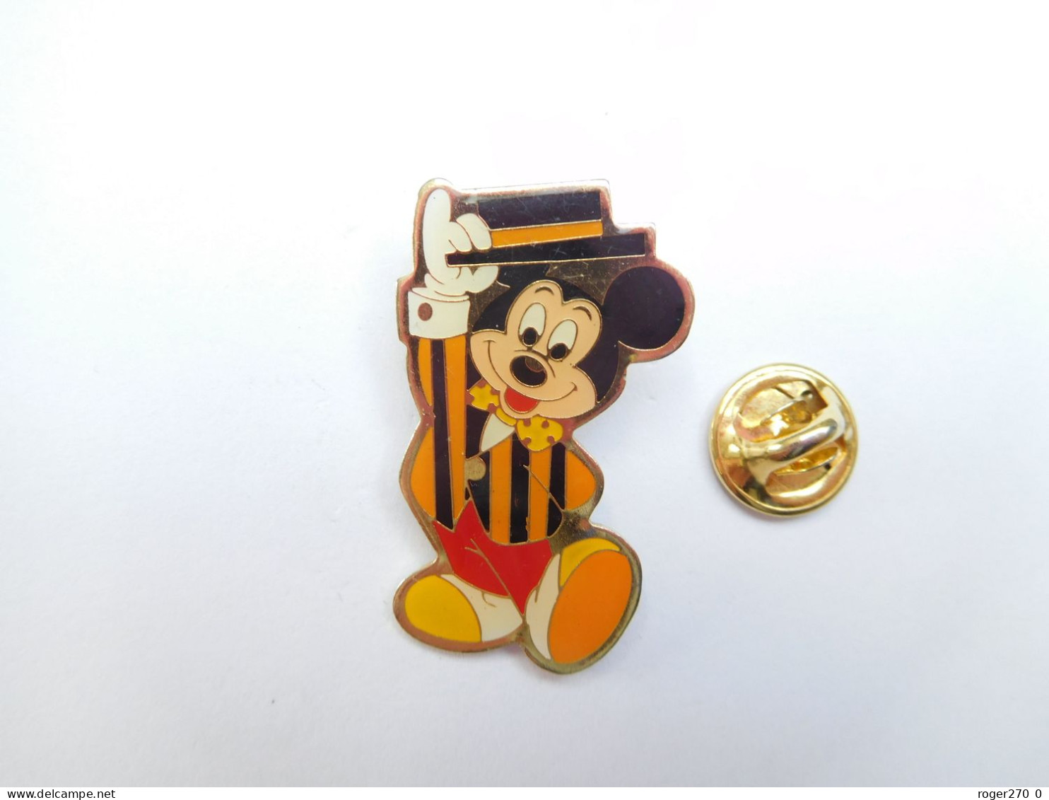 Beau Pin's, Disney , Mickey , Chapeau , Non Signé - Disney