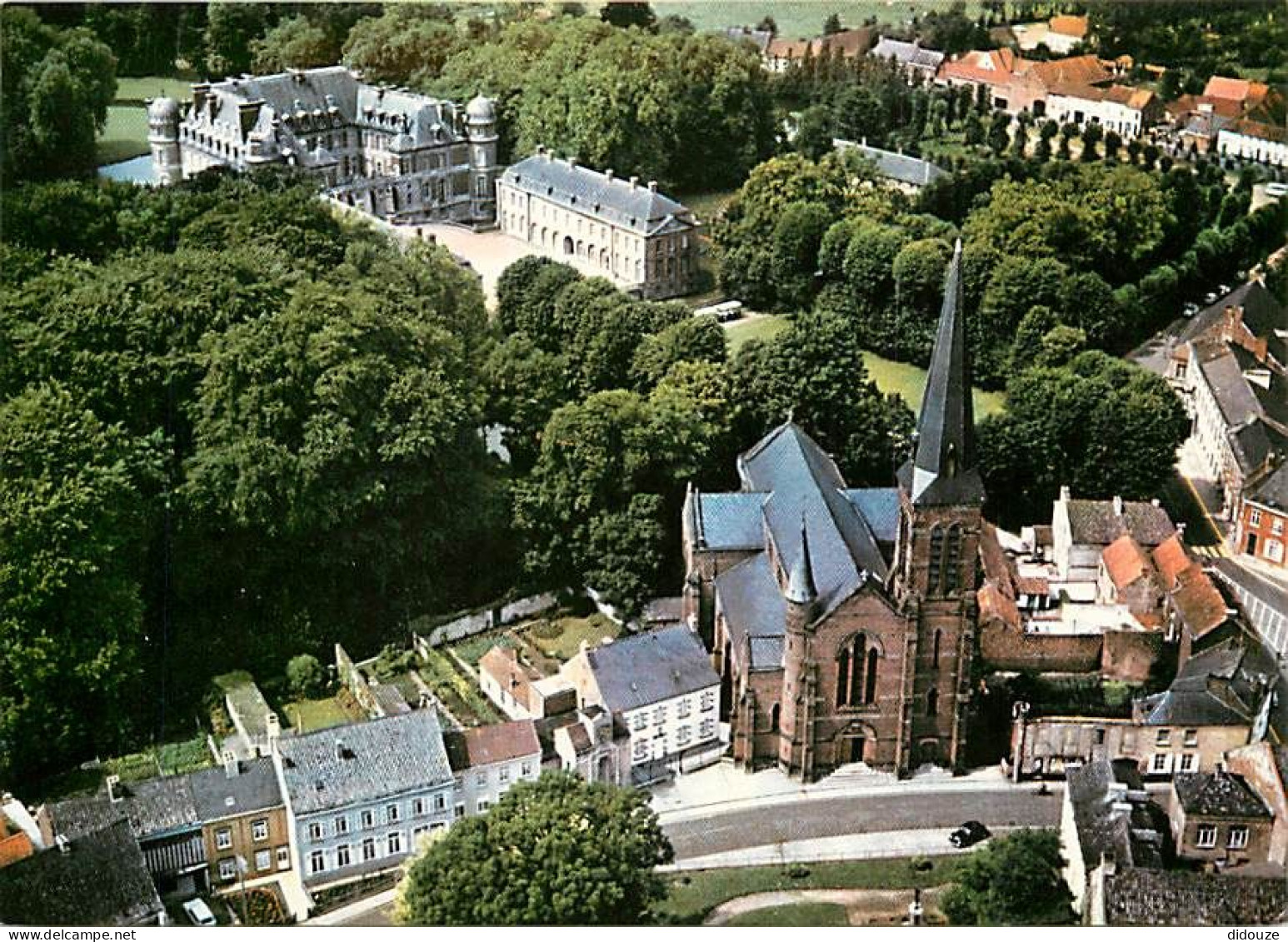 Belgique - Beloeil - Vue Générale Aérienne - L'église Et Le Château De Beloeil - CPM - Carte Neuve - Voir Scans Recto-Ve - Beloeil