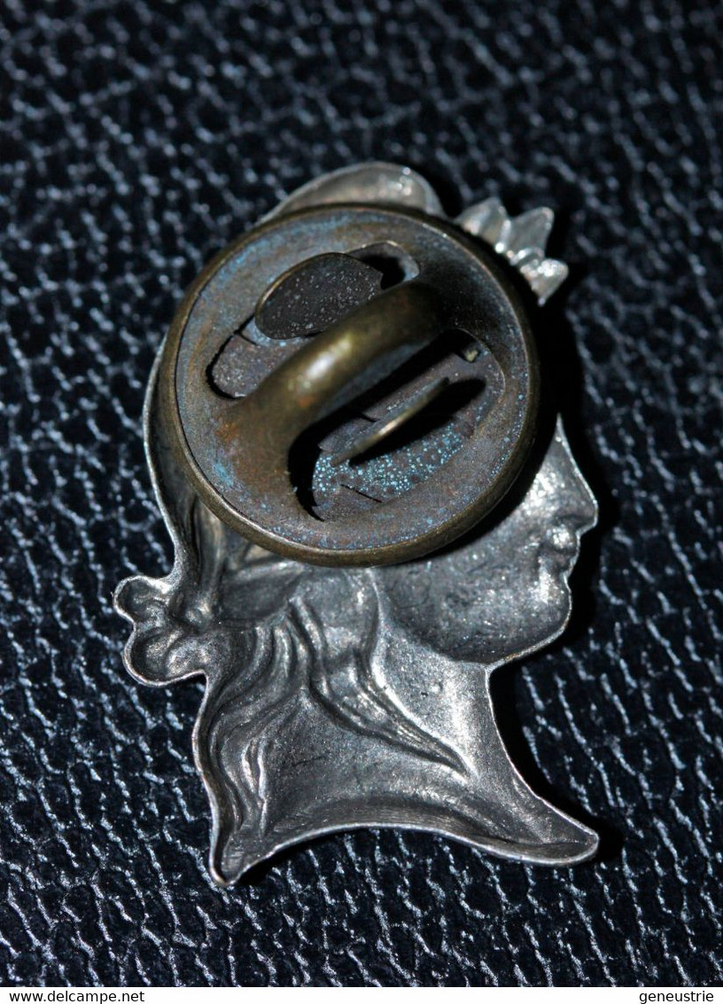 Broche "Tête De Marianne / République Française" Religious Pin - Administrations