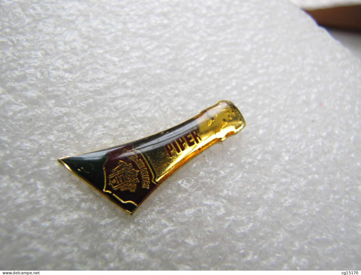 PIN'S      CHAMPAGNE  PIPER HEIDSIECK - Bebidas