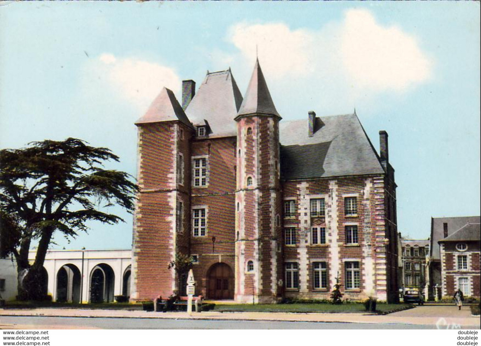 D60  CRÈVECŒUR LE GRAND  Le Château - Crevecoeur Le Grand