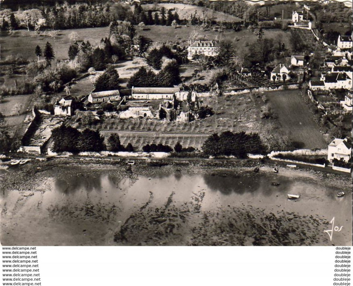 D29  LANDEVENNEC  Abbaye Saint Guénolé L'Ensemble Des Batiments Vus D'Avion - Landévennec