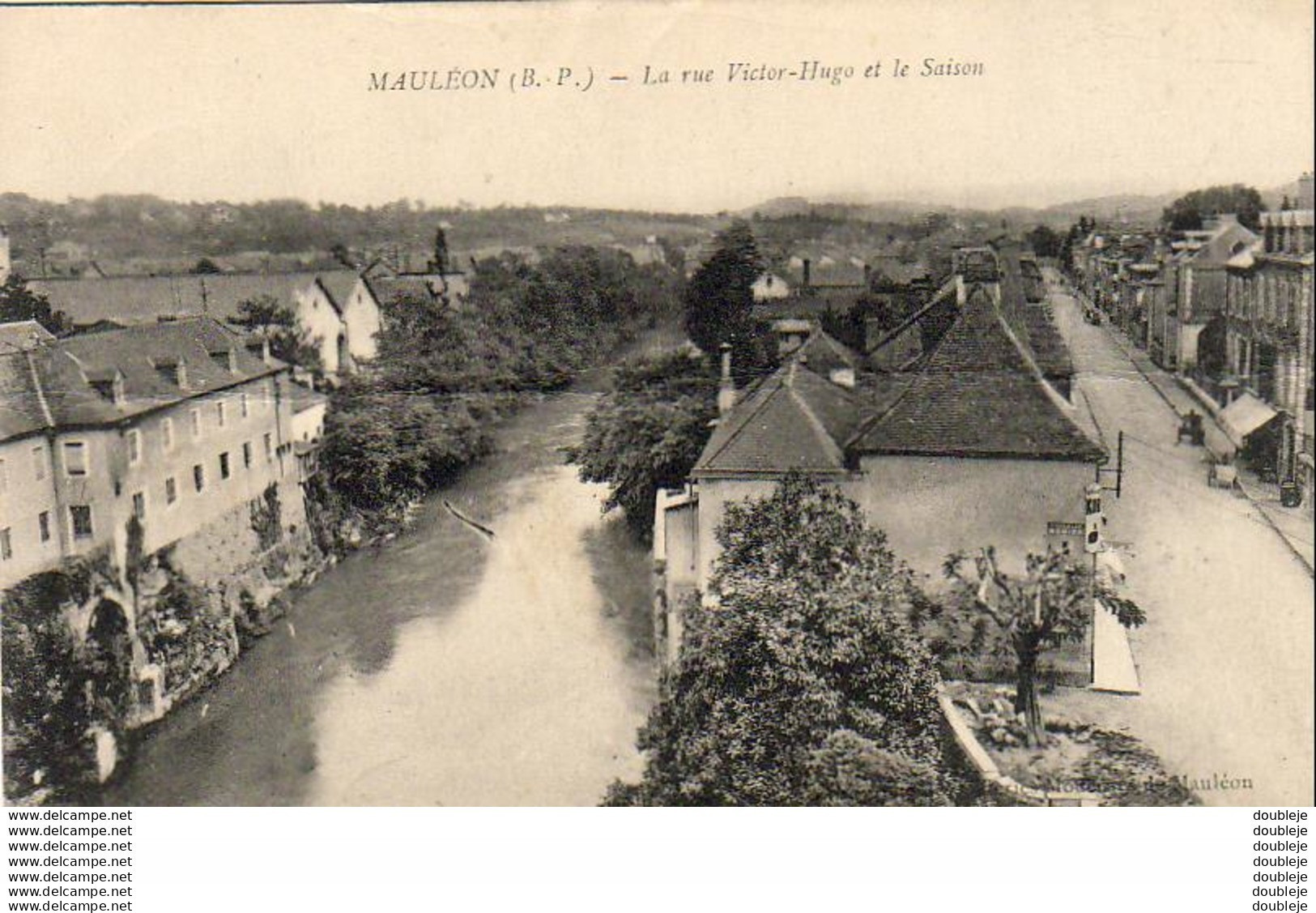 D64  MAULEON  La Rue Victor-Hugo Et Le Saison  ..... - Mauleon Licharre