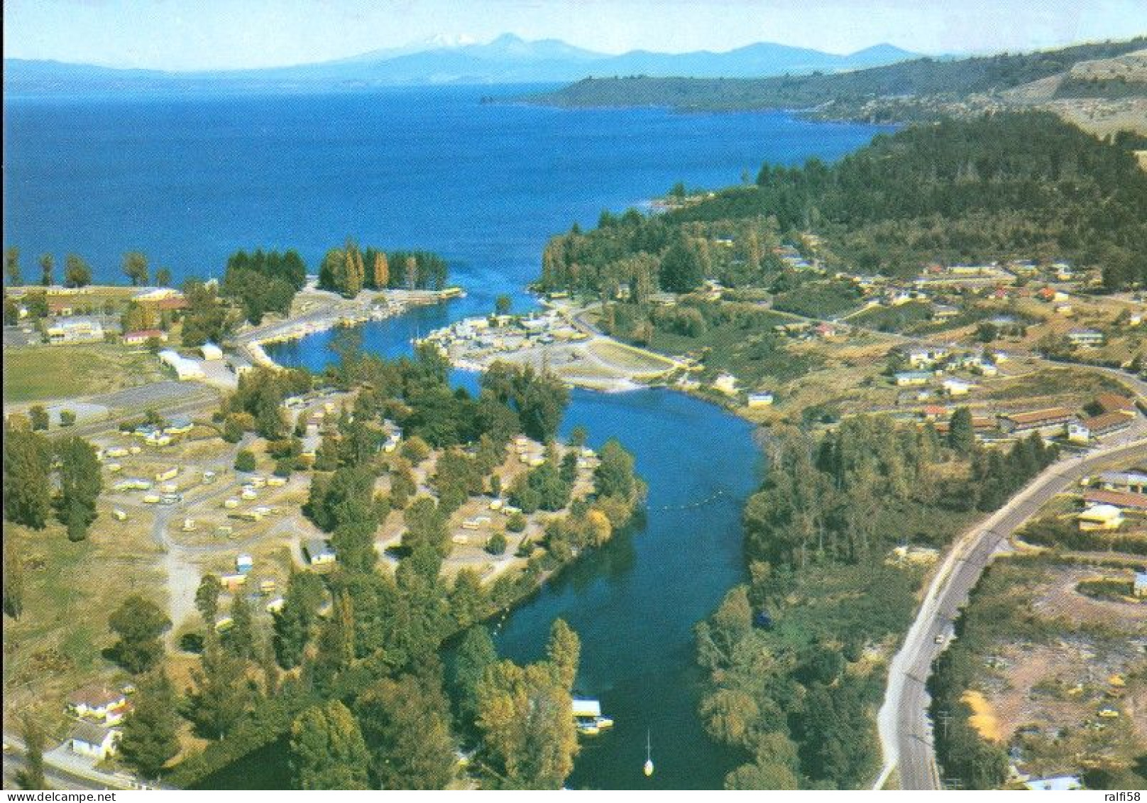 1 AK Neuseeland / New Zealand * View Of Taupo - Showing The Motor Camp, Acacia Bay, Mt. Ngauruhoe, State Highway 1 * - New Zealand