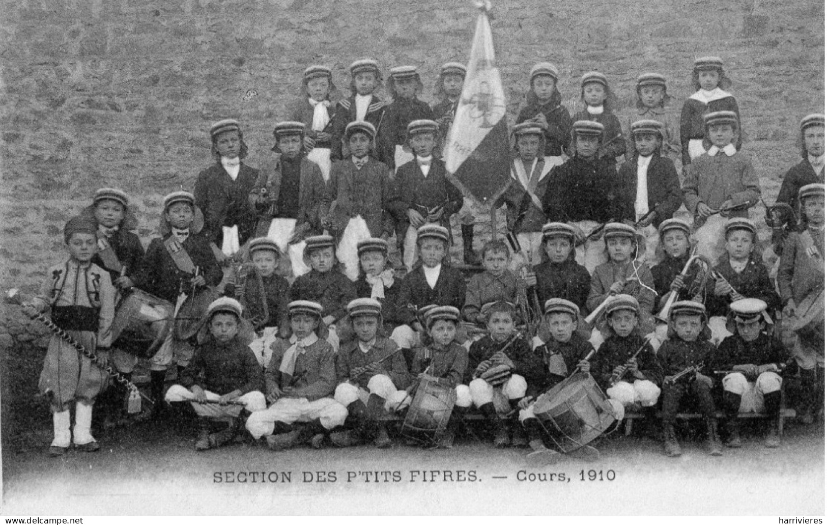 SECTION DES PETITS FIFRES COURS 1910 - Cours-la-Ville