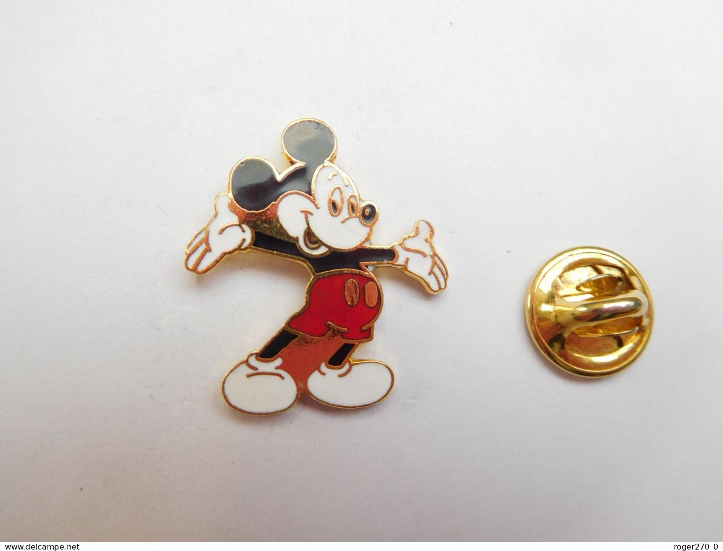 Superbe Pin's En EGF , Disney , Mickey , Doré , Signé Disney - Disney