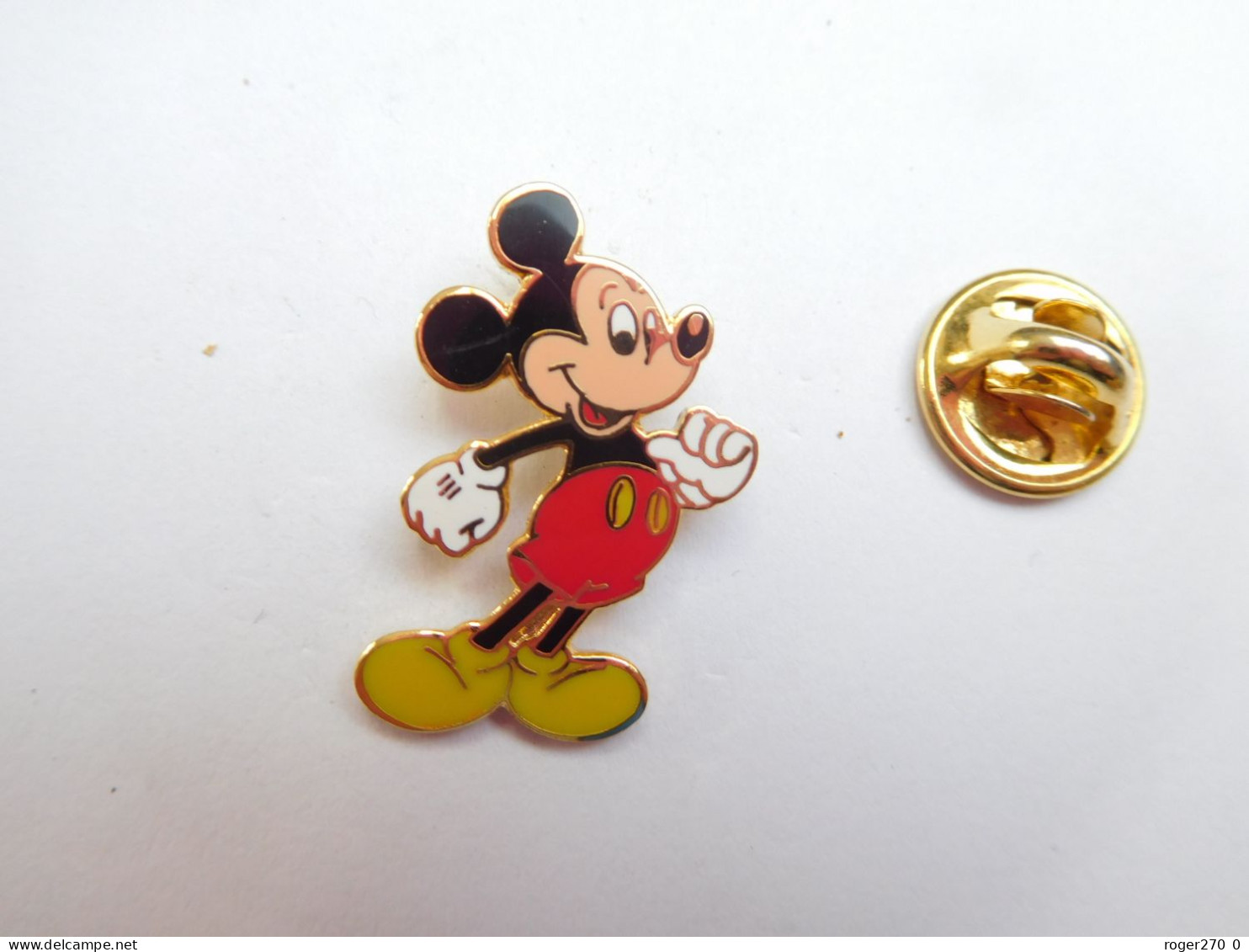 Superbe Pin's En EGF , Disney , Mickey , Doré , Signé Disney - Disney