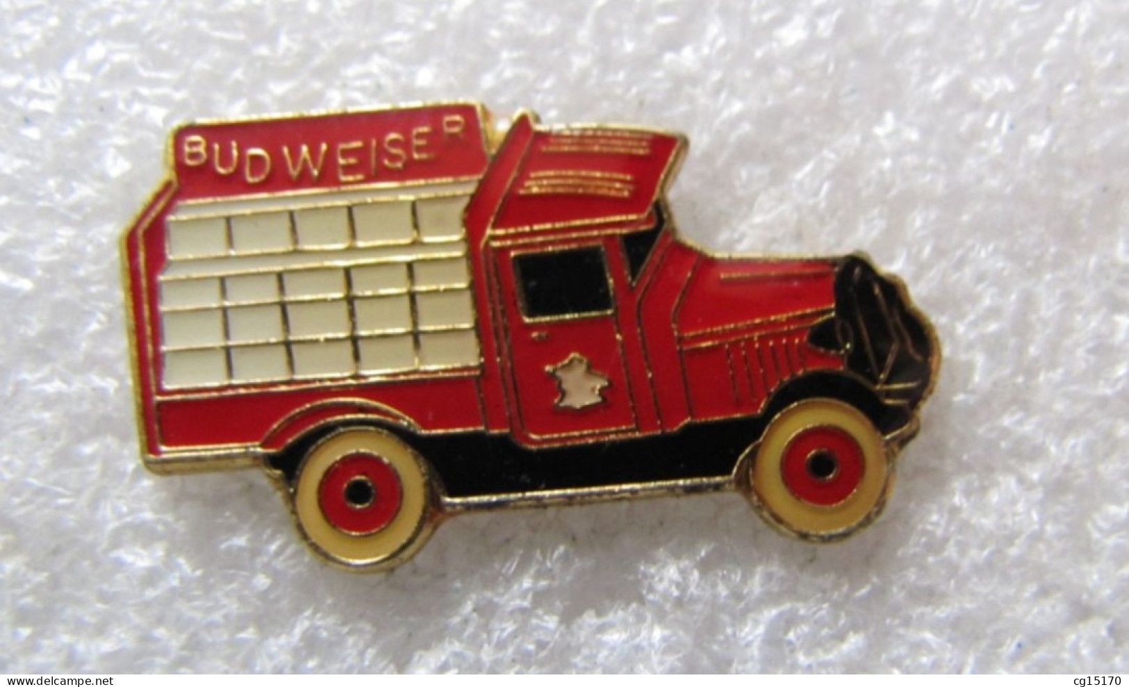 PIN'S   CAMION  TRUCK    BUDWEISER  BIÈRE - Bierpins