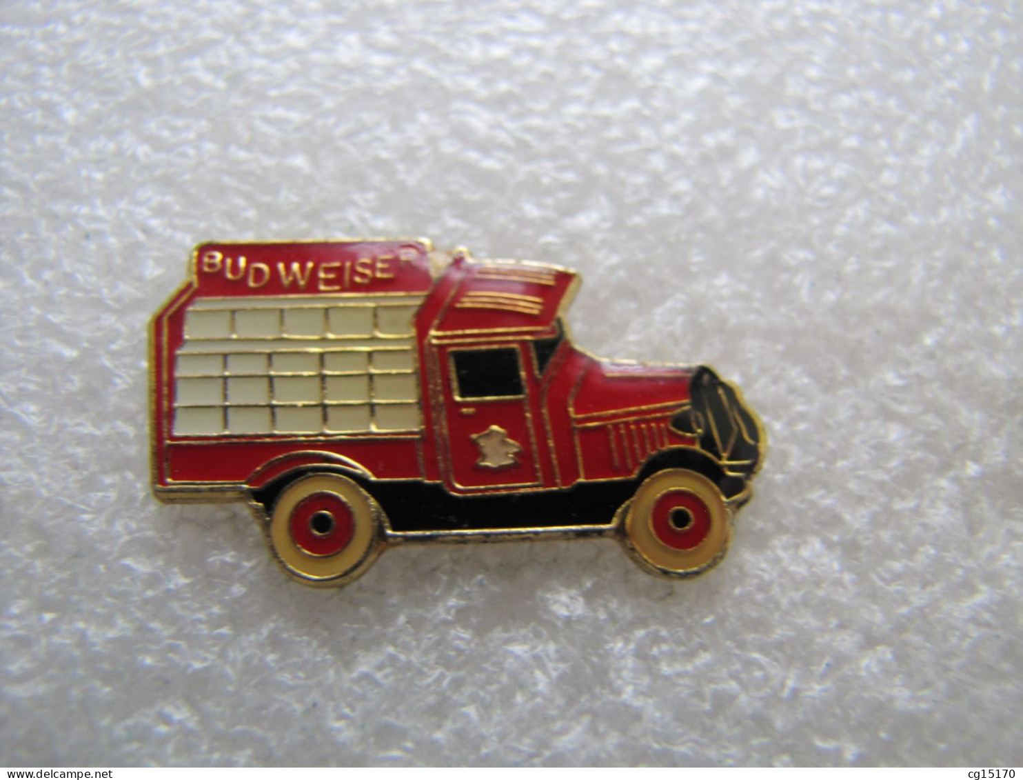 PIN'S   CAMION  TRUCK    BUDWEISER  BIÈRE - Cerveza