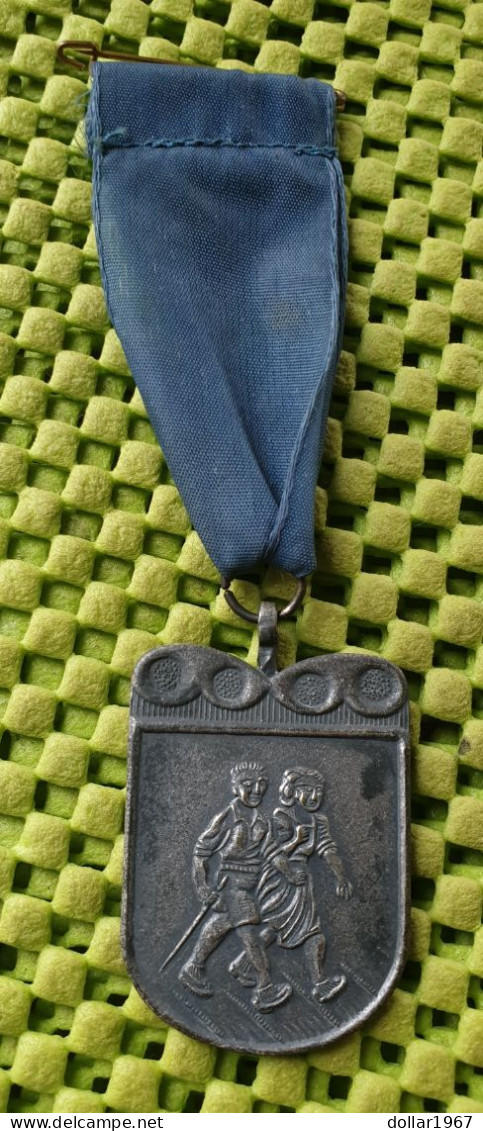 Medaile :  Jeugd Vierdaagse Broekhuizenvorst 1968 ( Limburg) .  -  Original Foto  !!  Medallion  Dutch - Otros & Sin Clasificación