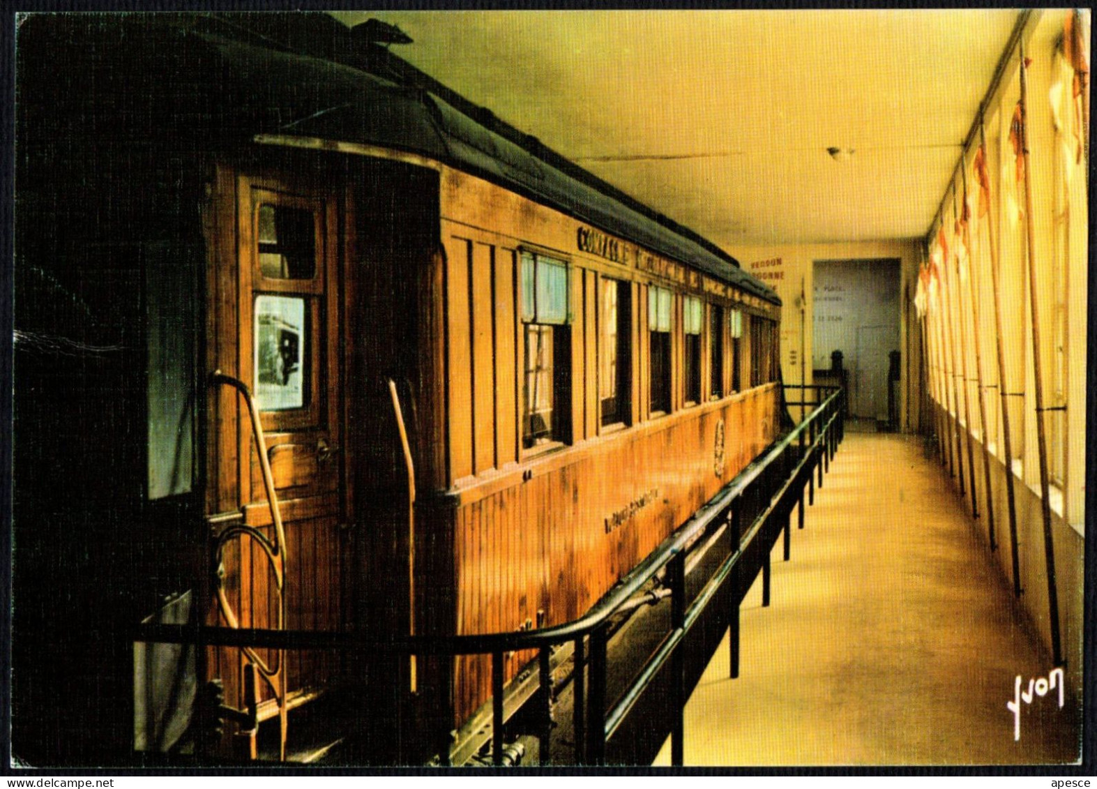 FRANCE - "ARMISTICE CLEARING"- RAILWAY CARRIAGE IN WHICH MARSHAL FOCH SIGNED THE ARMISTICE ON THE 11th NOVEMBER 1918 - I - Histoire