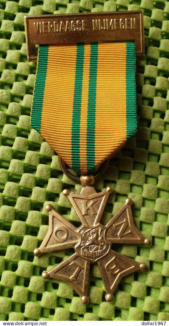 Medaile : : K.N.B.L.O. Avondvierdaagse Nijmegen .  -  Original Foto  !!  Medallion  Dutch - Sonstige & Ohne Zuordnung