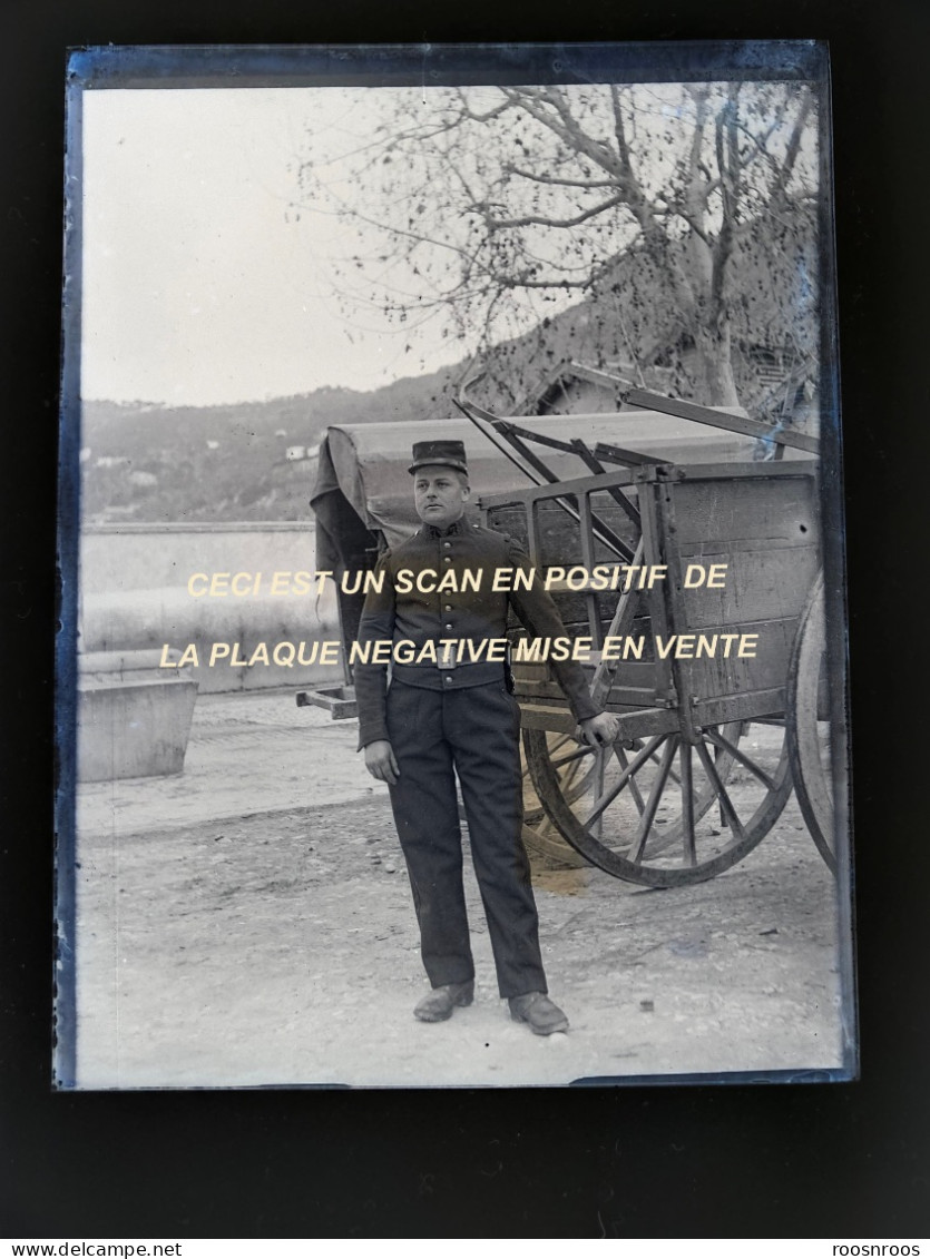 PLAQUE DE VERRE NEGATIVE 9x12 - MILITAIRE PRES D'UNE CHARRETTE - Glasdias