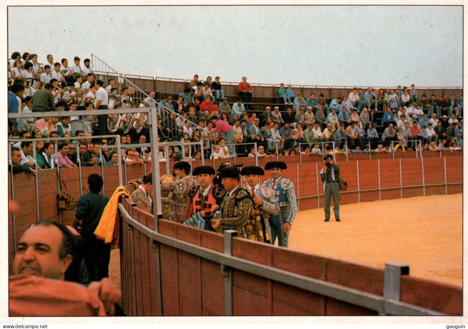 CPM - CORRIDA - Photo P.Gonzales (Région TOLÈDE / ILLESCAS)... Edition La Cigogne - Andere & Zonder Classificatie