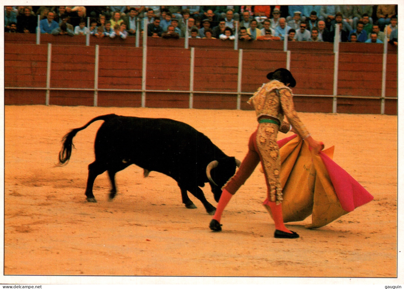 CPM - CORRIDA - Photo P.Gonzales (Région TOLÈDE / ILLESCAS)... Edition La Cigogne - Otros & Sin Clasificación