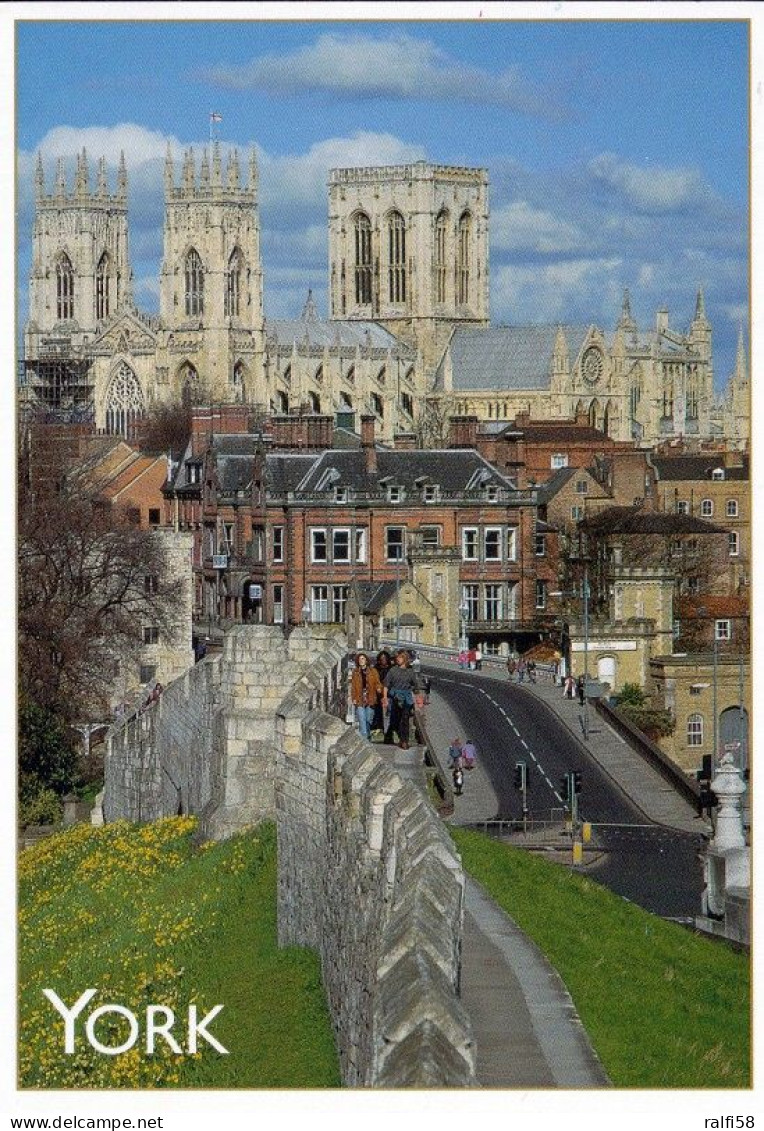 2 AK England * York Minster And City Walls * - York