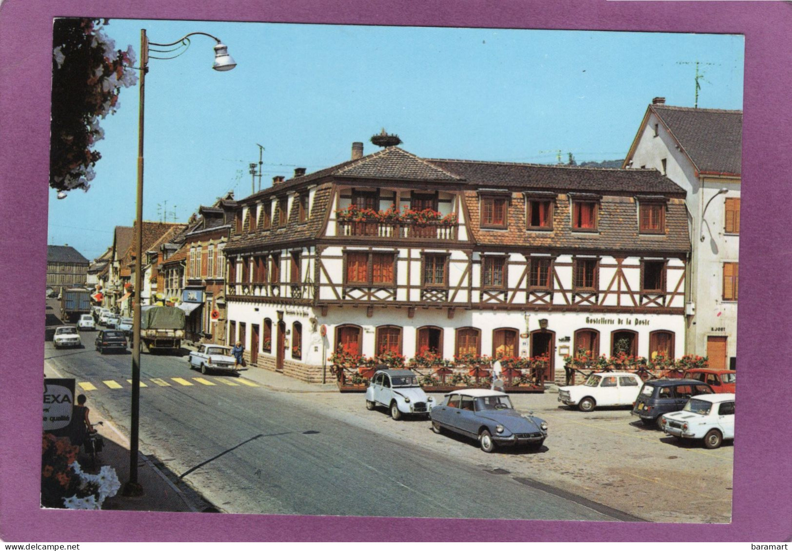 67 MUTZIG L'Hôtel De La Poste  Automobile Citroën DS 2CV Simca 1000 Renault  16 4L R8 - Mutzig