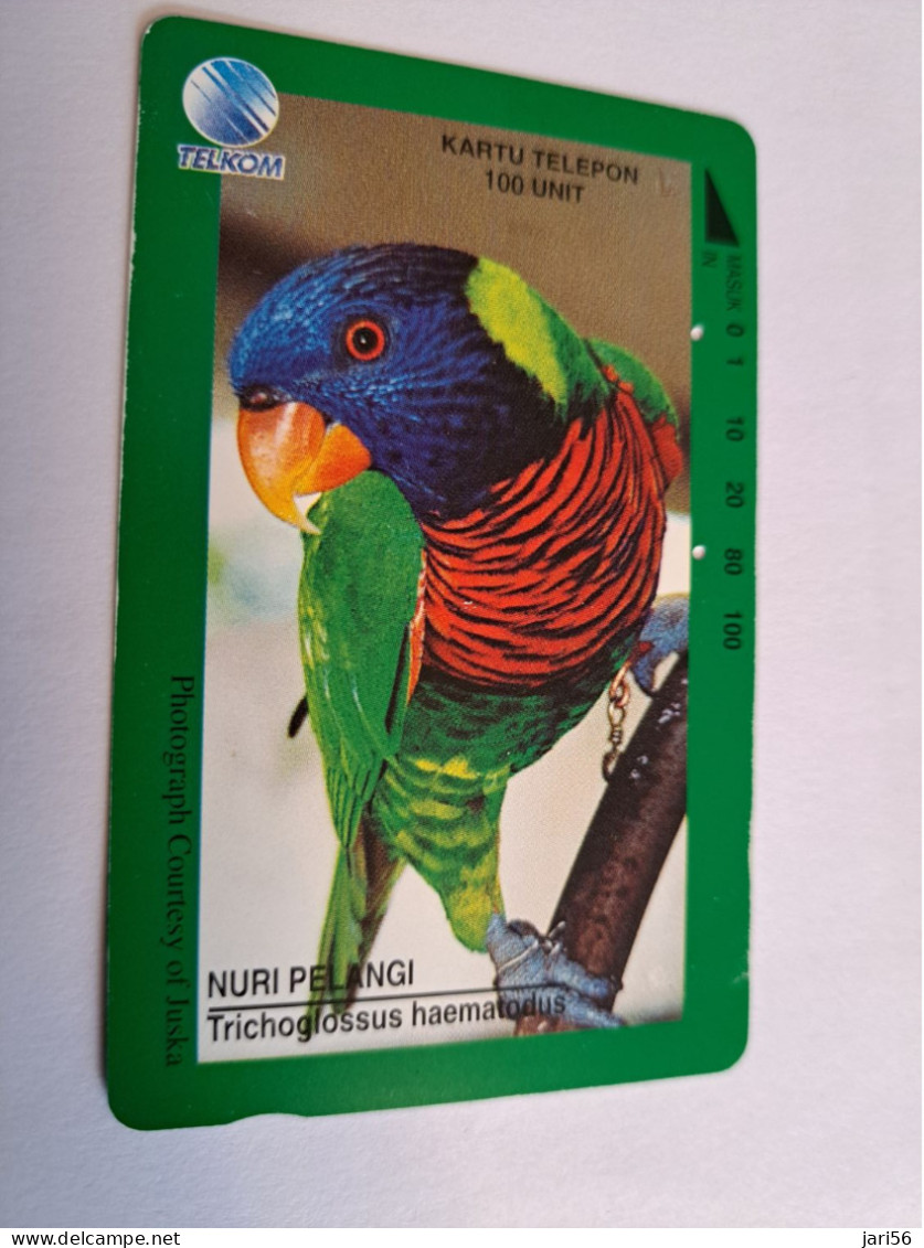 INDONESIA MAGNETIC/TAMURA  100  UNITS /  BIRD/ PARROT        MAGNETIC   CARD    **16436** - Indonesia