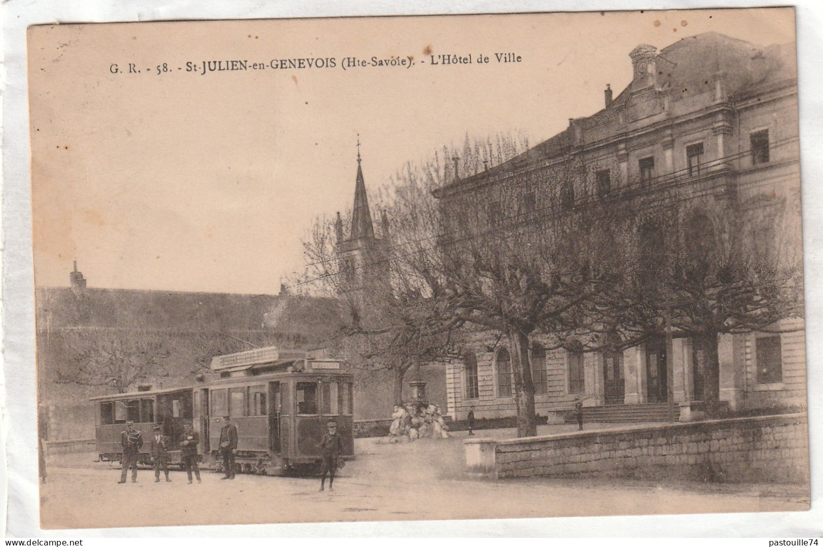 CPA :  14 X 9  -  ST-JULIEN-EN-GENEVOIS  -  L'Hôtel De Ville - Saint-Julien-en-Genevois