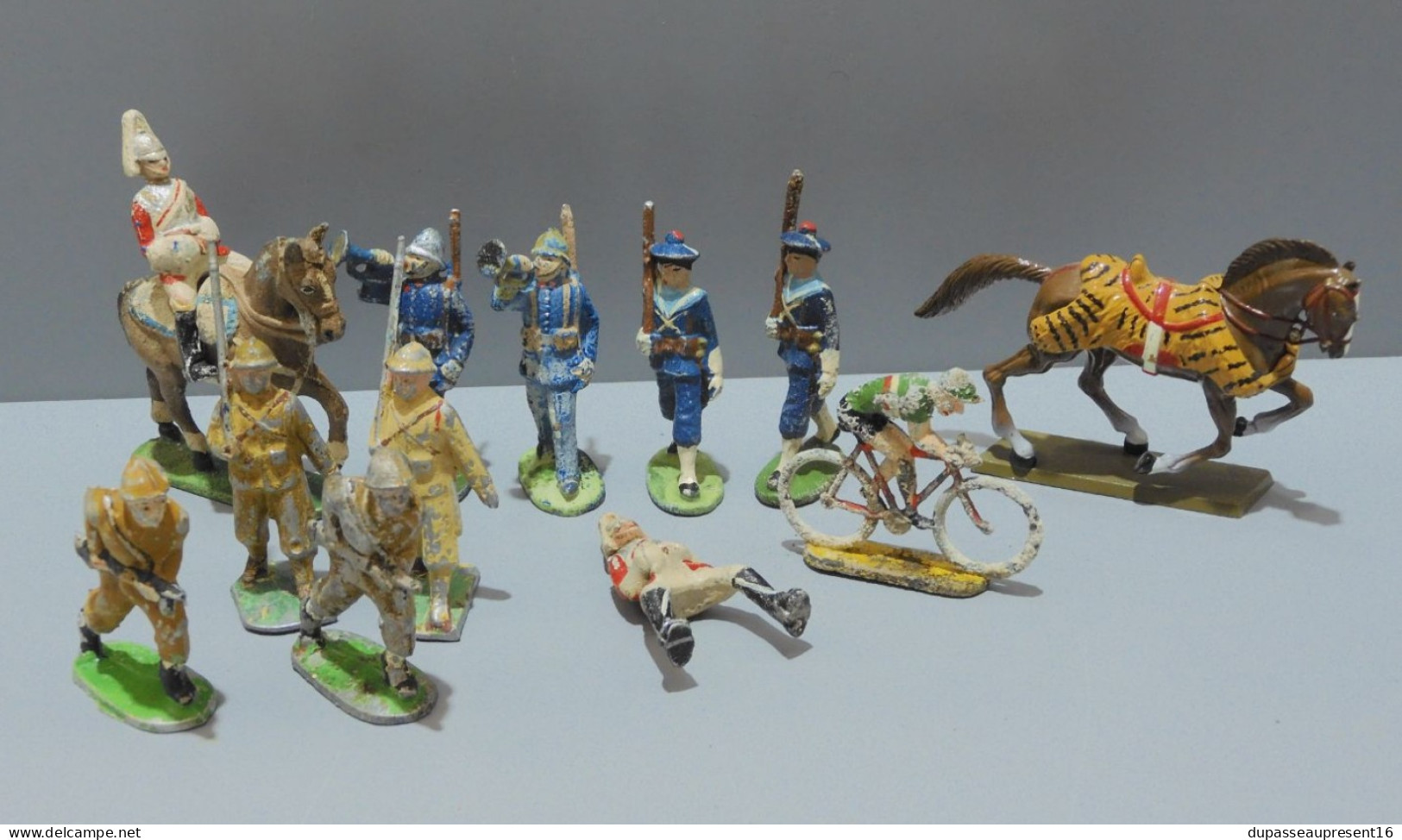 -LOT 13 SUJETS STARLUX? ALUMINIUM SOLDATS MARINS 2 CHEVAUX Le + Grand STARLUX      E - Other & Unclassified