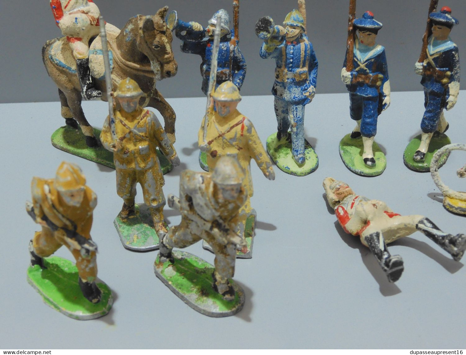 -LOT 13 SUJETS STARLUX? ALUMINIUM SOLDATS MARINS 2 CHEVAUX Le + Grand STARLUX      E - Autres & Non Classés