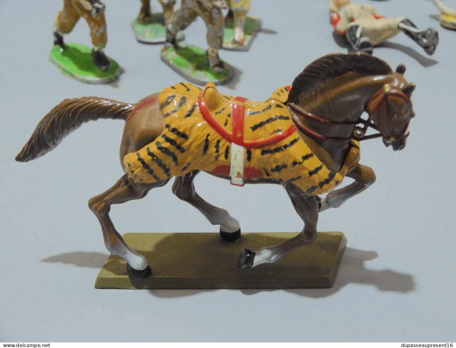 -LOT 13 SUJETS STARLUX? ALUMINIUM SOLDATS MARINS 2 CHEVAUX Le + Grand STARLUX      E - Autres & Non Classés