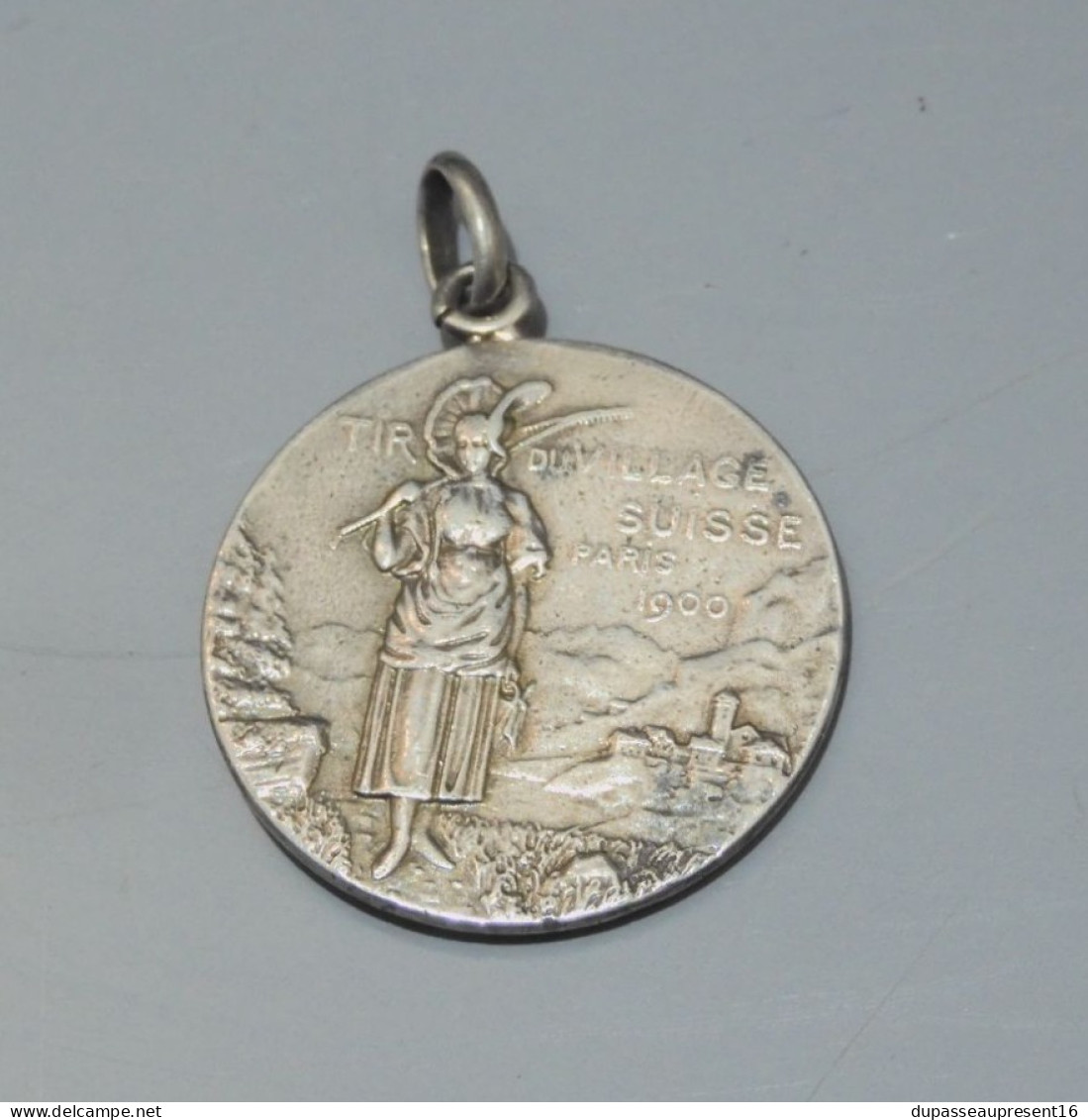 -MEDAILLE PENDENTIF HELVETIA GEORGES HANTZ TIR du VILLAGE SUISSE PARIS 1910   E