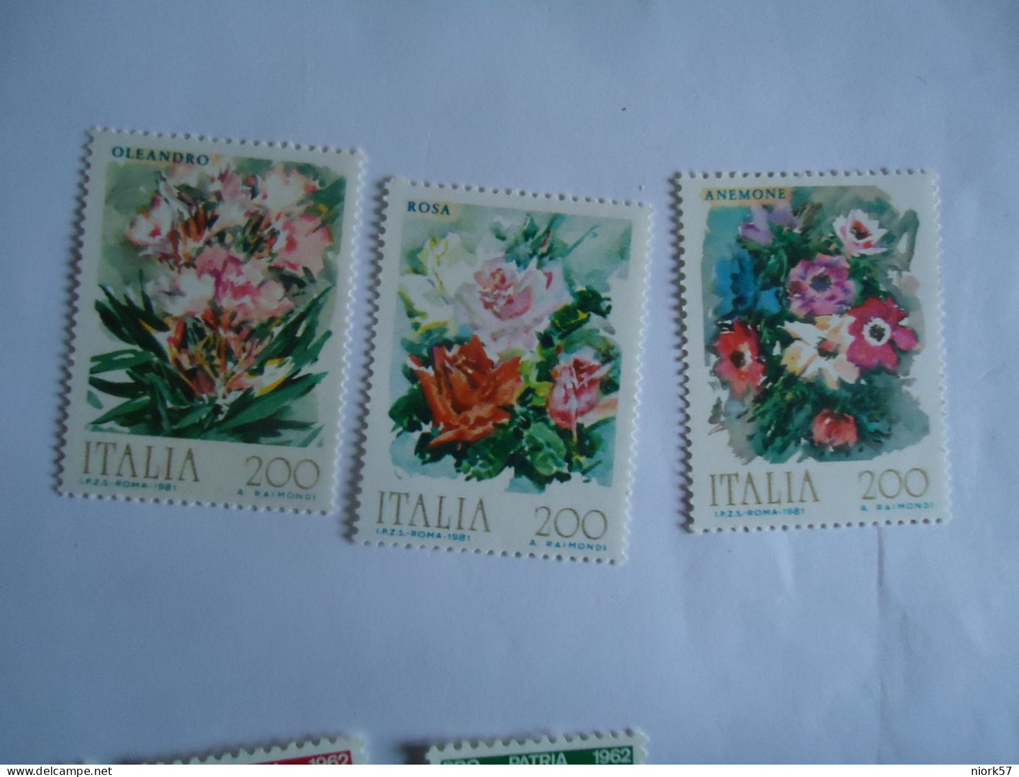 ITALY MNH  SET  3   ROSES FLOWERS  1981 - Rose