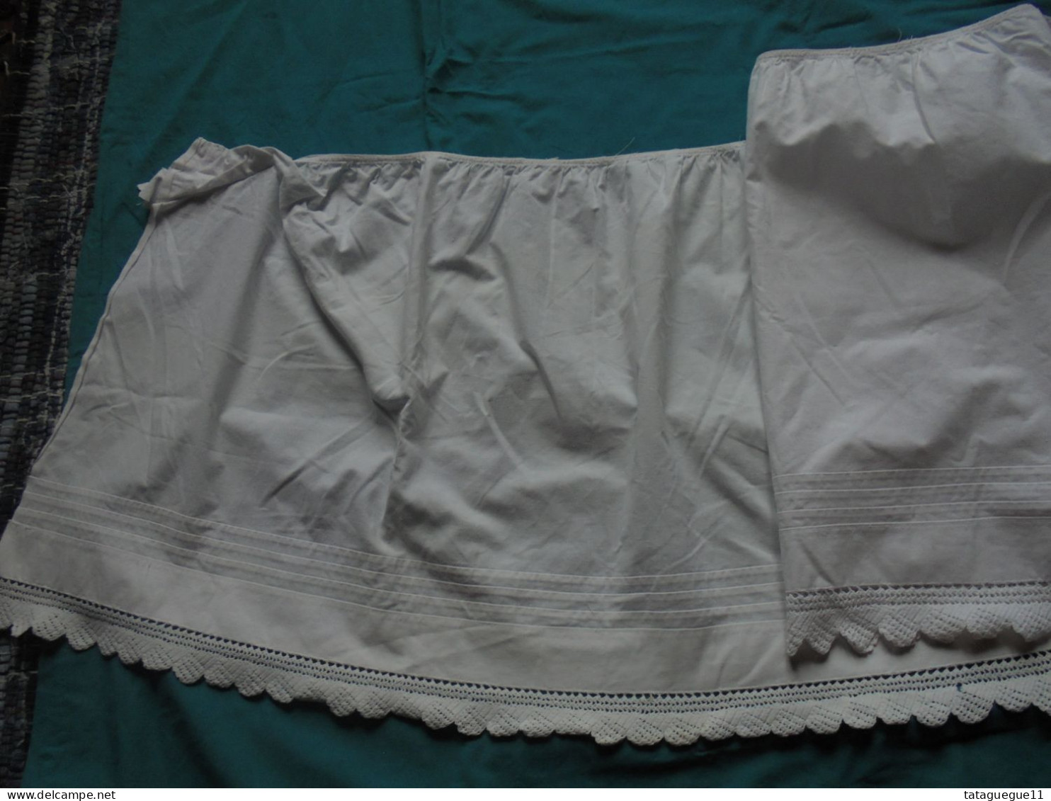 Ancien - Grande bande d'un jupon démonté en coton blanc et dentelle 199 cm