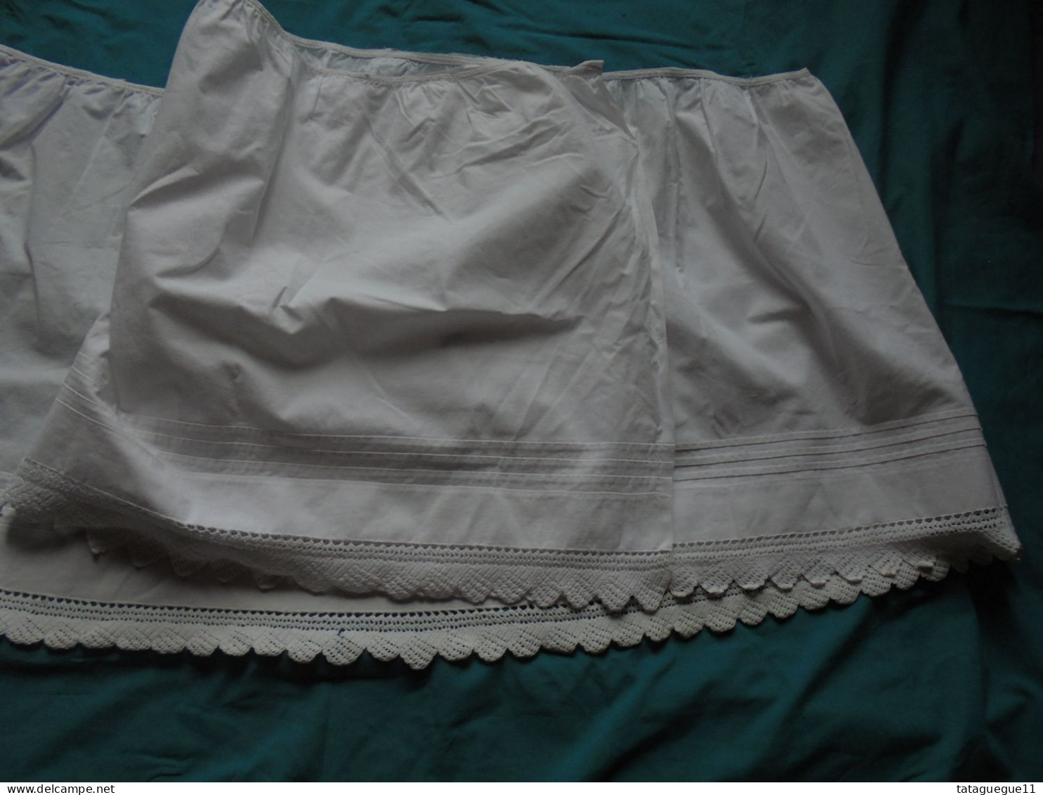 Ancien - Grande bande d'un jupon démonté en coton blanc et dentelle 199 cm