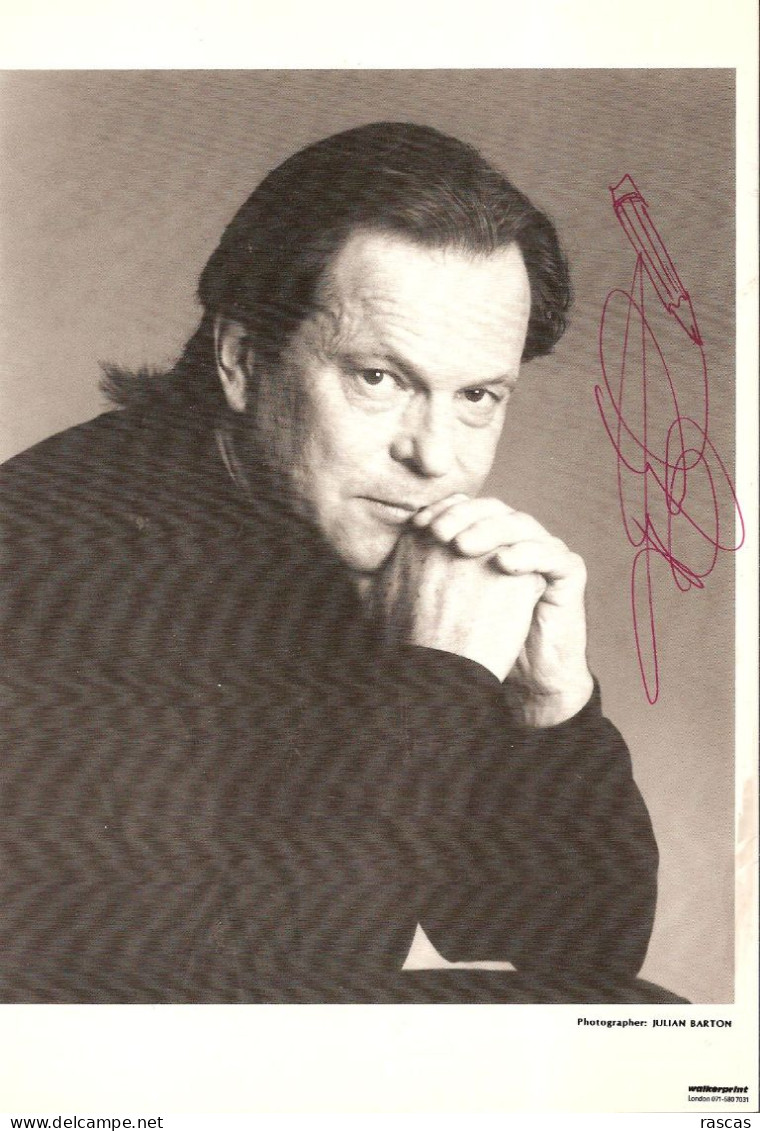 PHOTO GF 1 - CINEMA - PHOTO DEDICACEE DE L'ACTEUR ET REALISATEUR BRITANNIQUE TERRY GILLIAM MEMBRE DES MONTY PYTHON - Signed Photographs