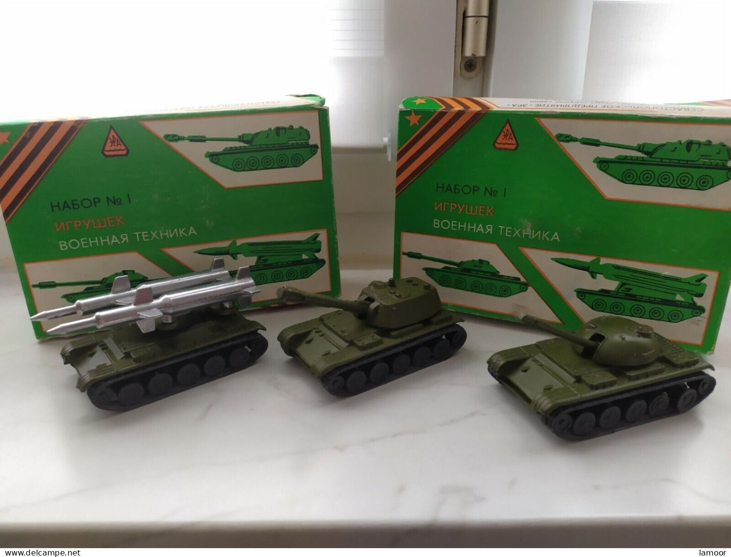 Metall  Modell Panzer 1:78 Russland Drei  Stück - Tanks