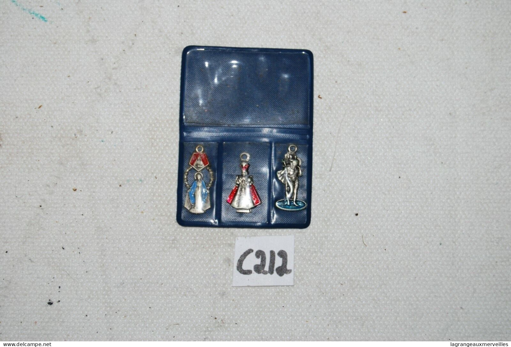 C212 Ensemble De 3 Médaillons Religieux De Collection - Religión & Esoterismo