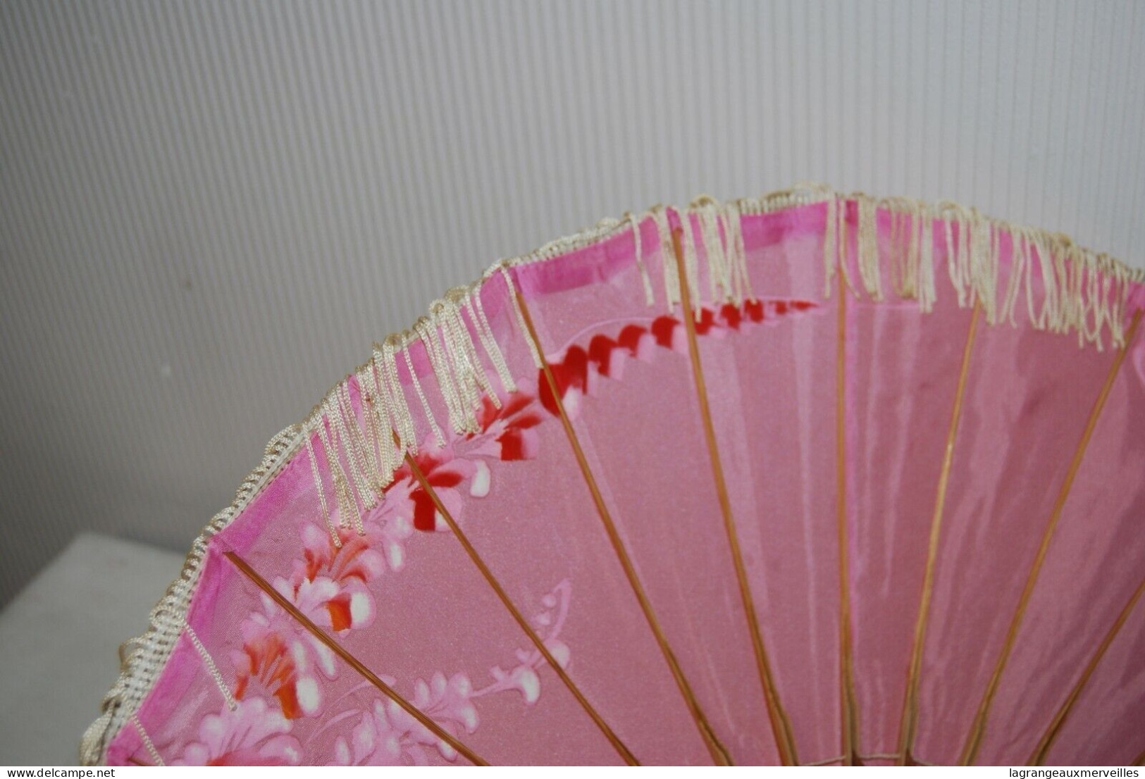 C212 Authentique Ombrelle - Cabaret - Tissu Antique - Origine - Umbrellas, Parasols