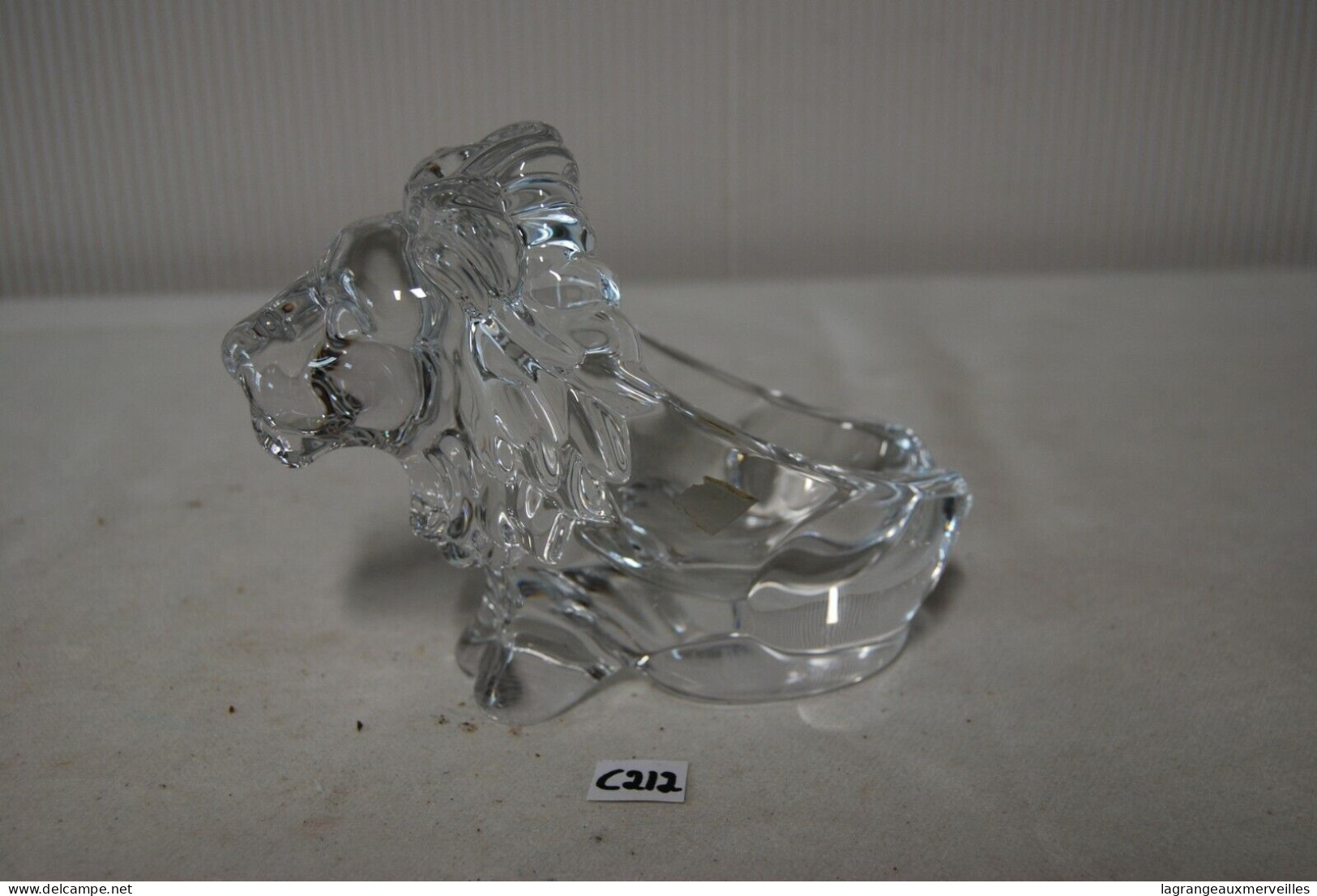 C212 Ancien Vide Poche - Lion Travaillé - Belle Pièce - Verre & Cristal